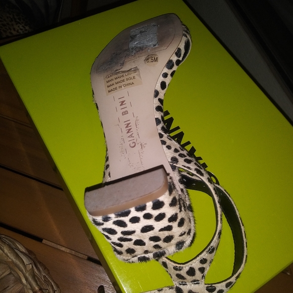 Sandals - Picture 3 of 7